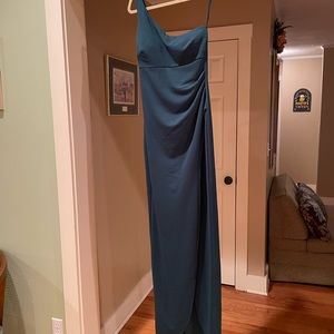 NWOT Windsor size S one  shoulder gown